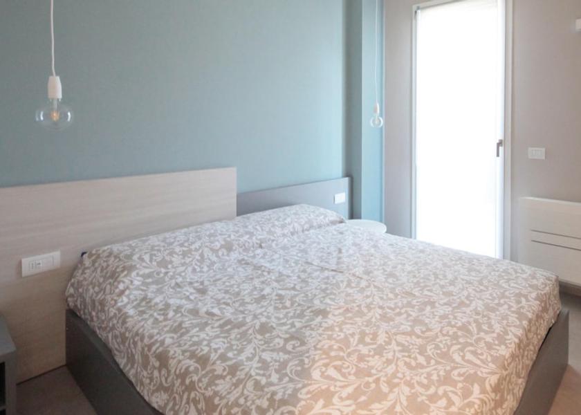 Lombardy Marone Room