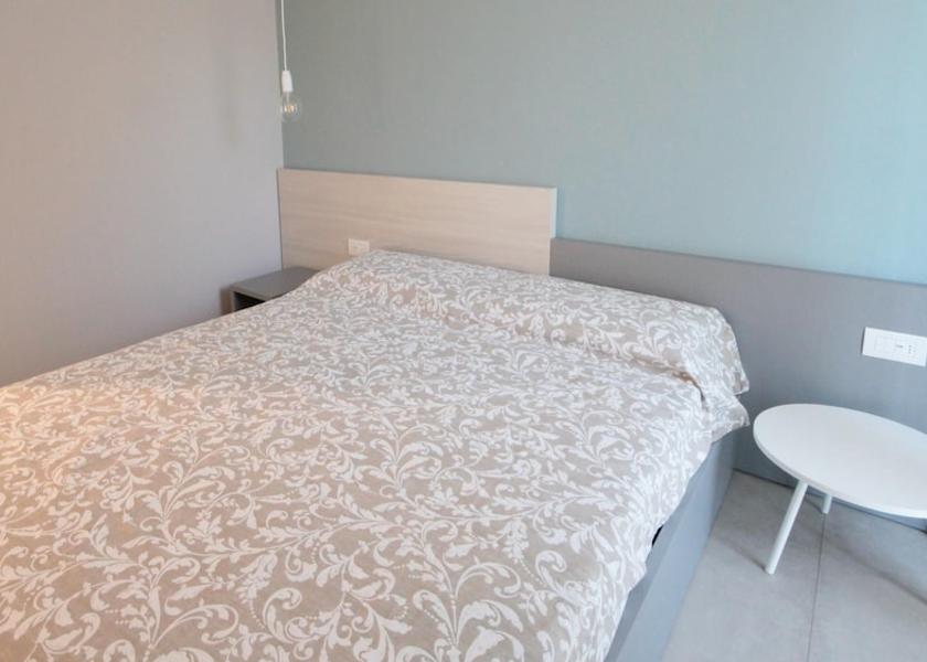 Lombardy Marone Room