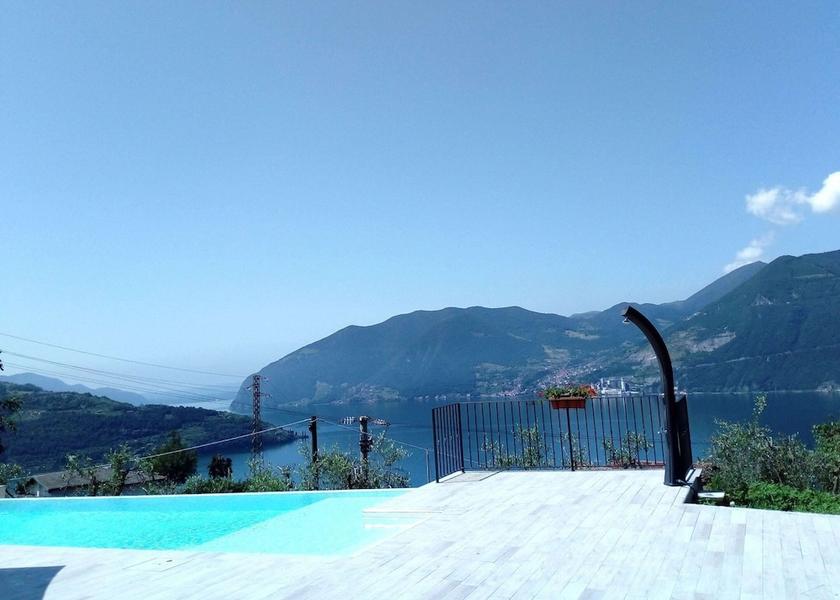 Lombardy Marone Pool