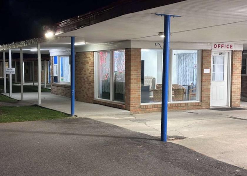 Illinois Flora Exterior Detail