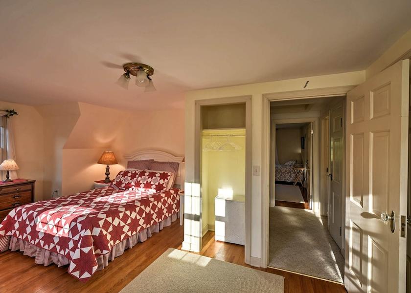 Wisconsin Fish Creek Interior Entrance