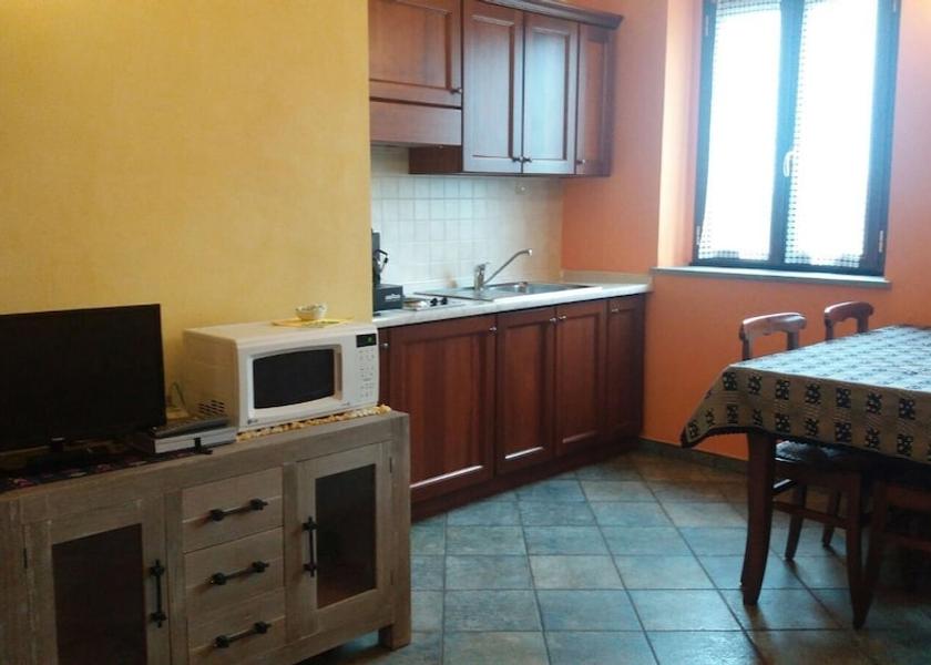 Piedmont Guarene Kitchenette
