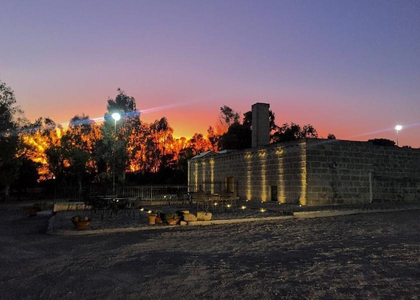 Puglia Torricella Facade