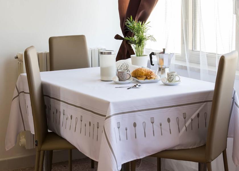 Puglia Avetrana In-Room Dining