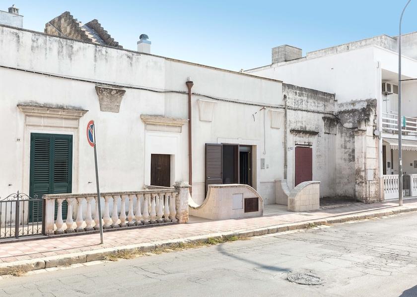 Puglia Avetrana Exterior Detail