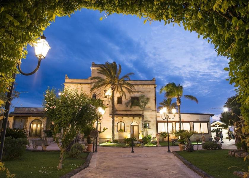 Puglia Avetrana Facade