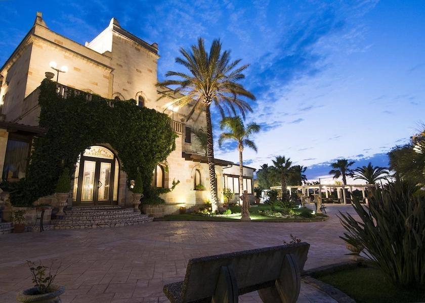 Puglia Avetrana Facade