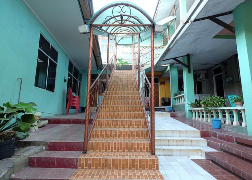  Kupang Interior Entrance