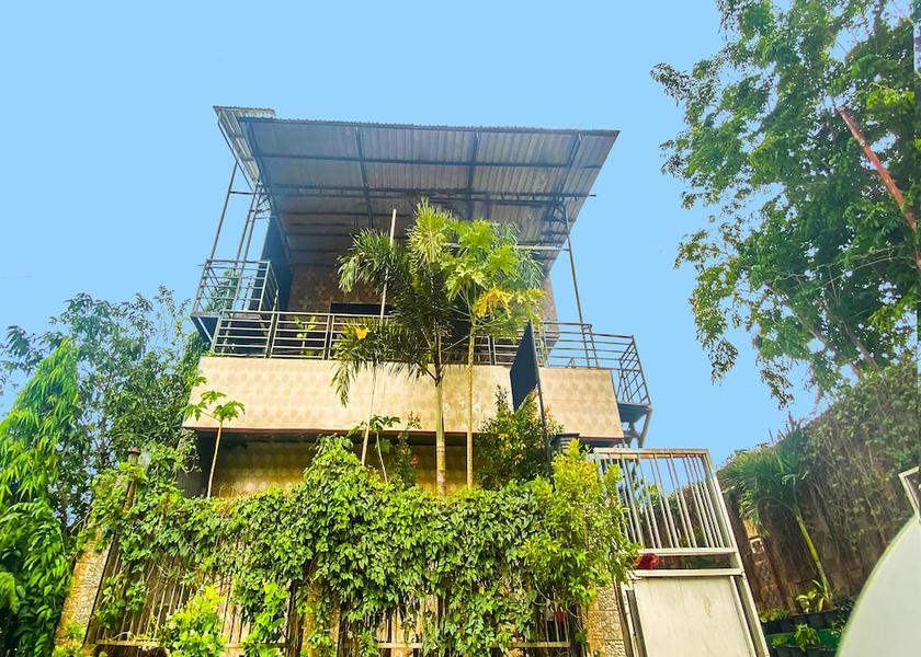  Kupang Exterior Detail