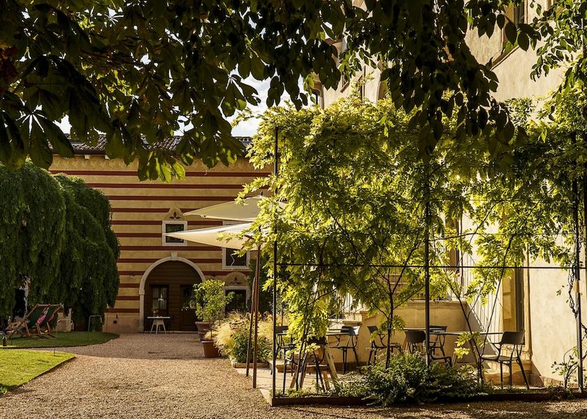 Veneto Grezzana Outdoor Dining