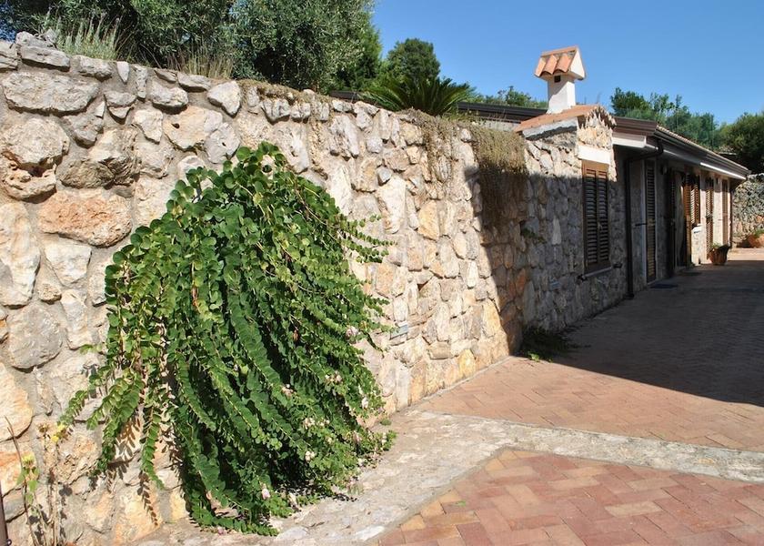 Lazio Itri Exterior Detail