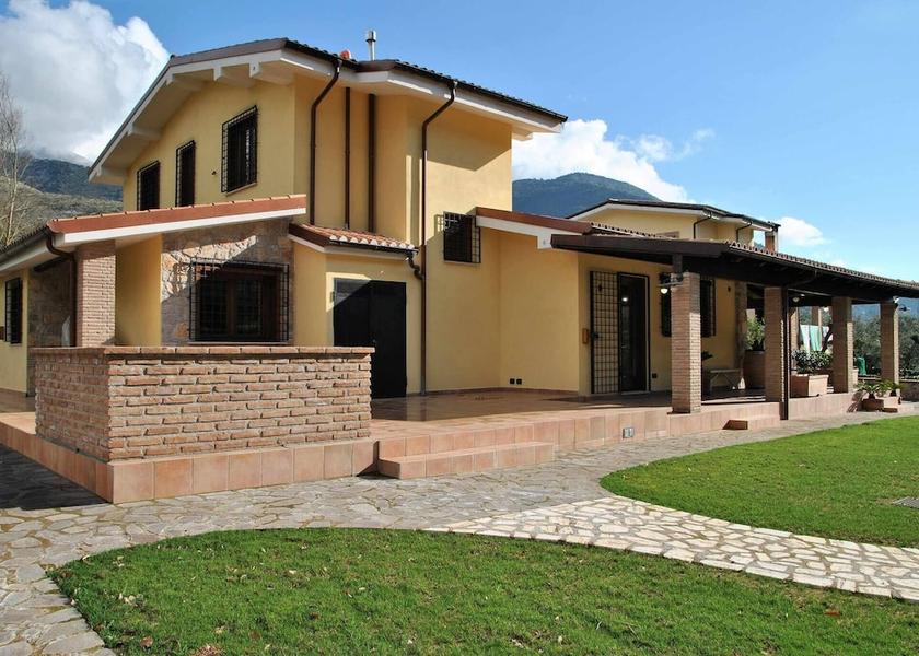 Lazio Itri Exterior Detail