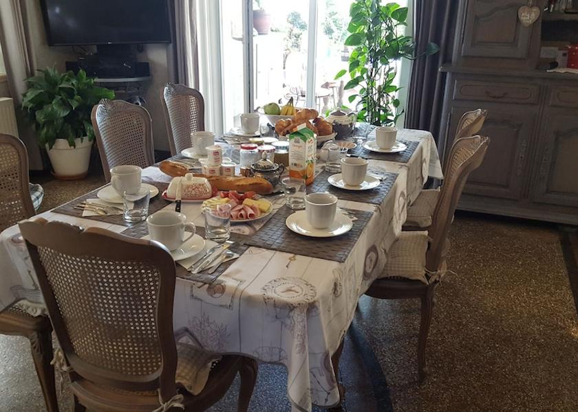 Grand Est Niedermorschwihr Breakfast Area