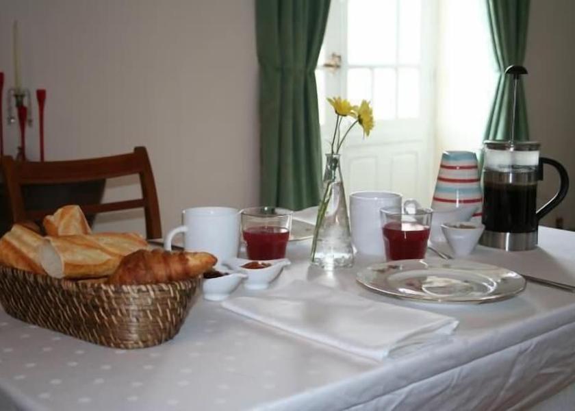 Nouvelle-Aquitaine Airvault Breakfast Area
