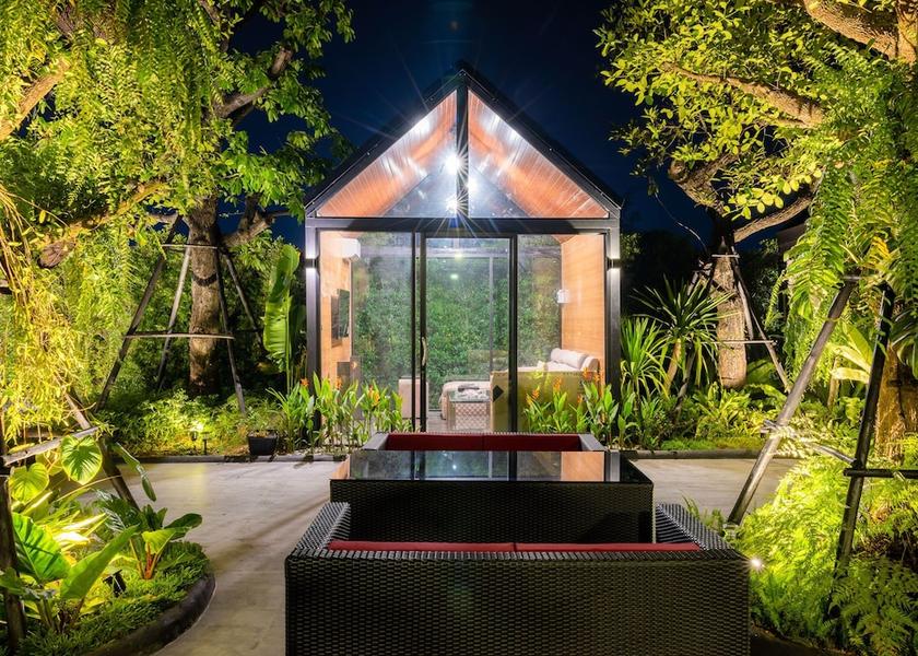 Chiang Mai Province Chiang Dao Karaoke Room