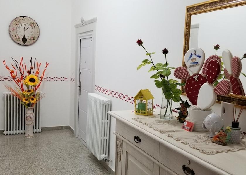 Puglia Grottaglie Interior Entrance