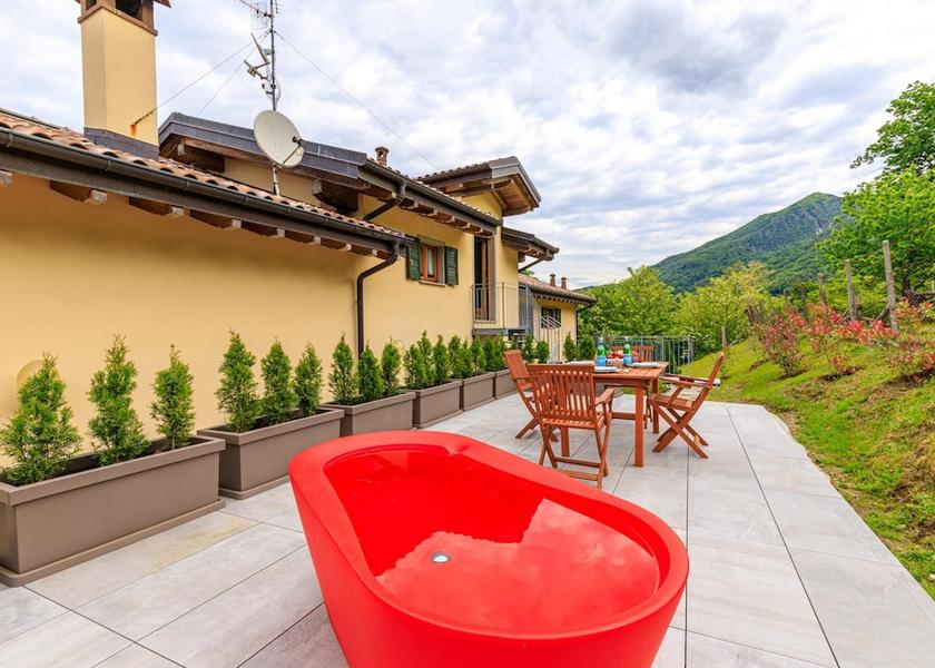 Lombardy Castelveccana Outdoor Dining