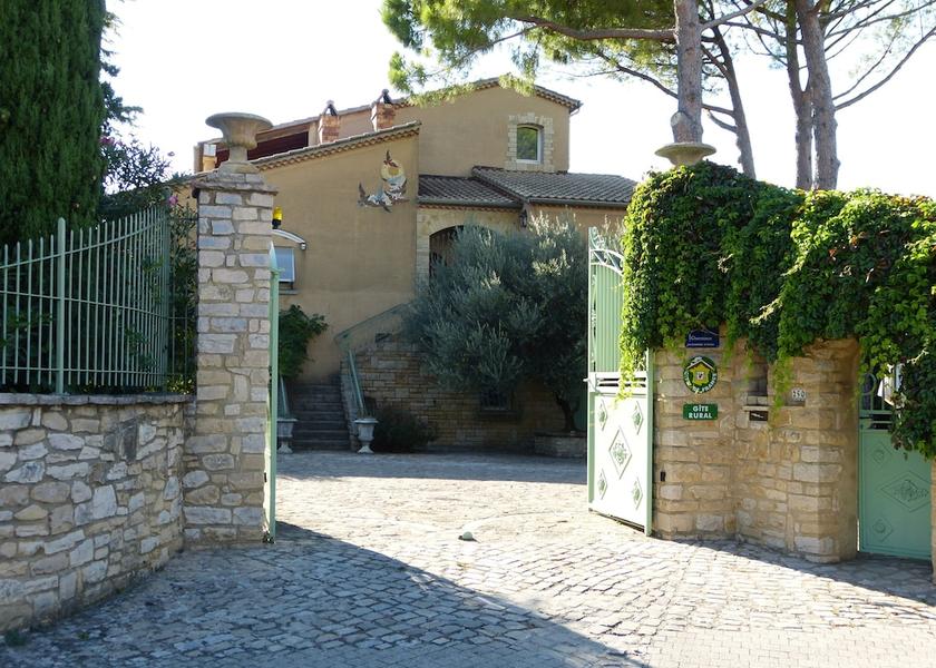 Occitanie Laudun Entrance