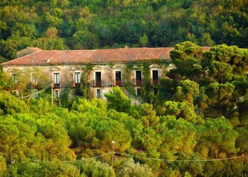 Campania Pollica Facade