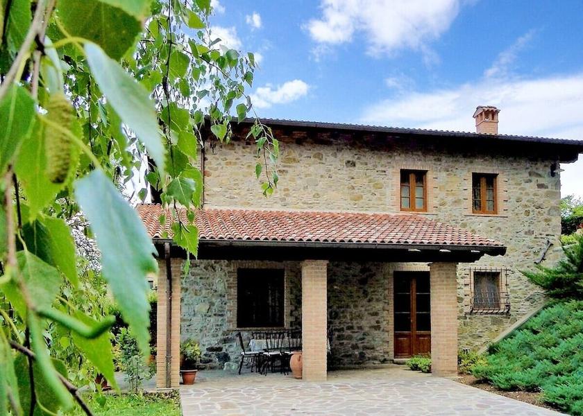 Tuscany Camporgiano Facade