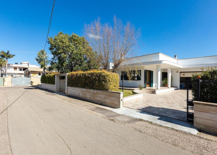 Puglia Ruffano Exterior Detail