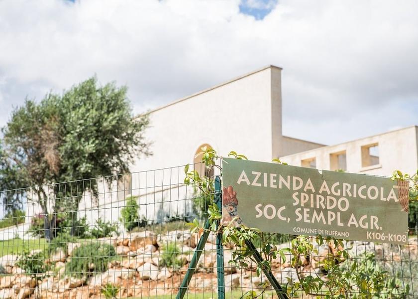 Puglia Ruffano Exterior Detail