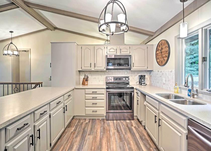 Wisconsin Luck Interior Entrance