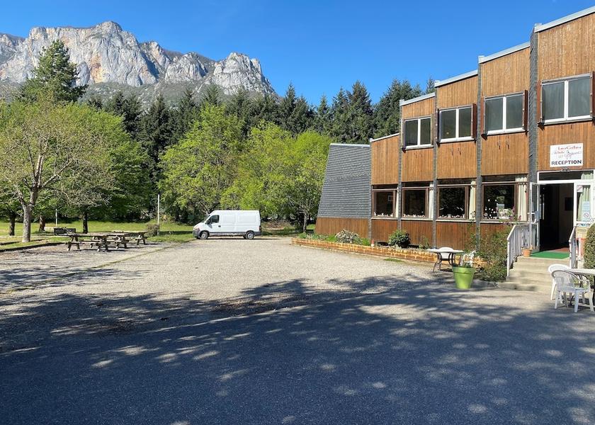 Occitanie Les Cabannes Facade