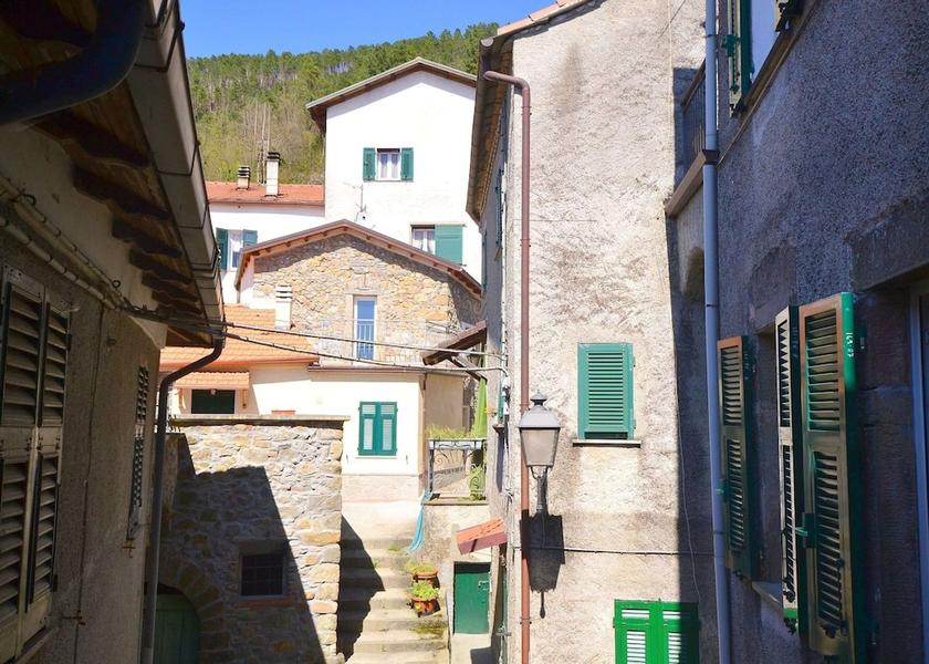 Liguria Sesta Godano Exterior Detail