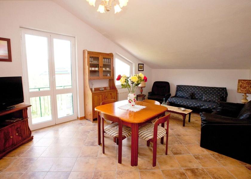 Liguria Sesta Godano Dining Area