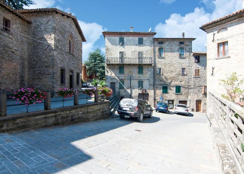 Marche Apecchio Exterior Detail