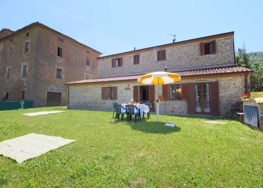 Marche Apecchio Exterior Detail