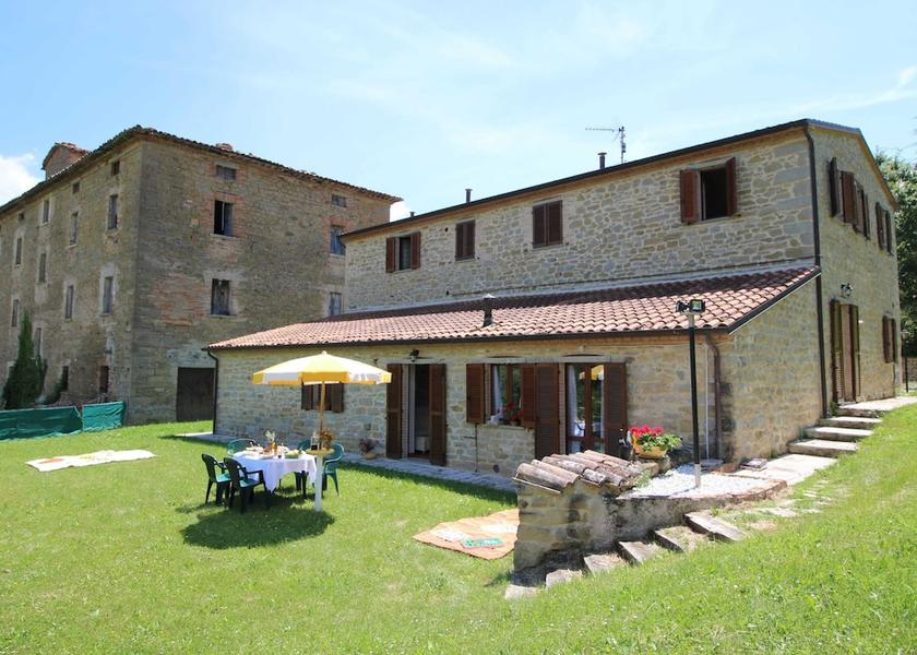 Marche Apecchio Exterior Detail