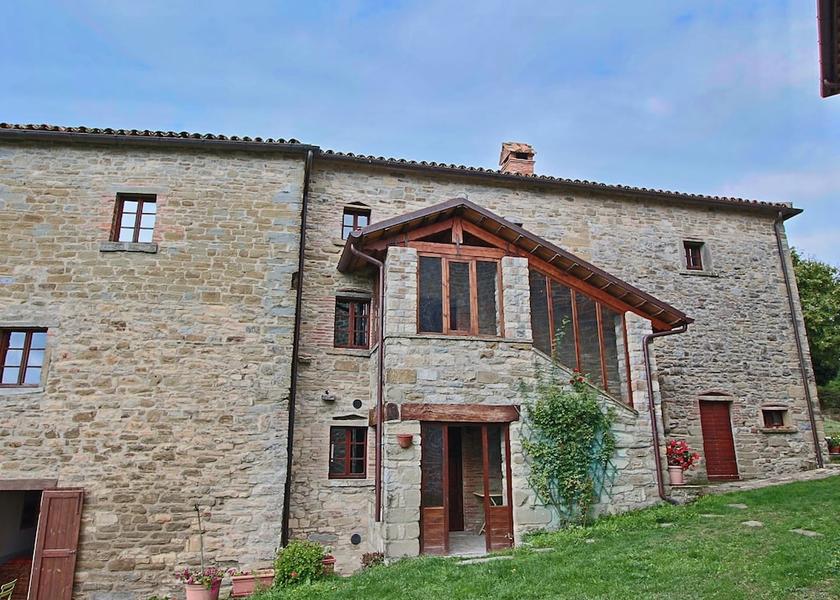 Marche Apecchio Exterior Detail