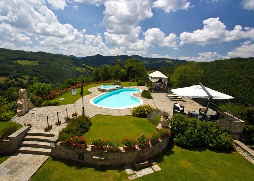 Marche Apecchio Pool