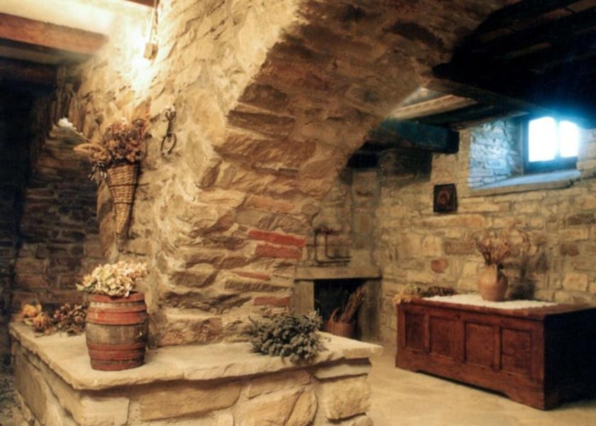 Marche Apecchio Interior Entrance