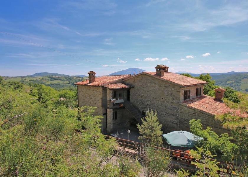 Marche Apecchio Exterior Detail
