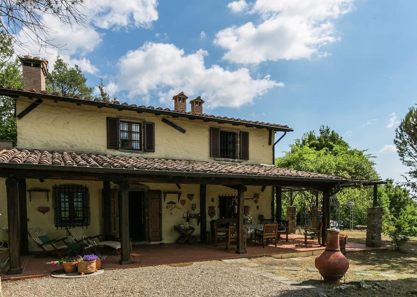 Tuscany Santa Fiora Exterior Detail