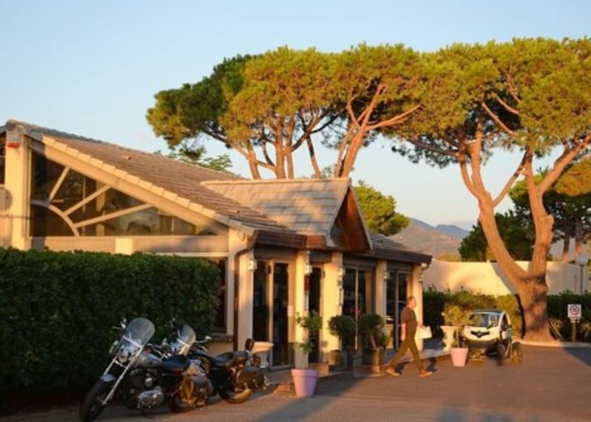 Corsica Penta-di-Casinca Entrance
