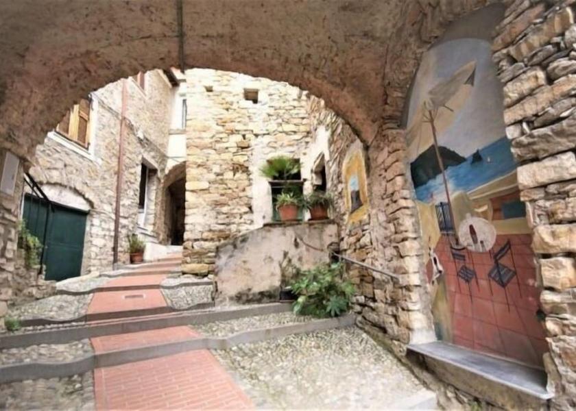 Liguria Costarainera Exterior Detail