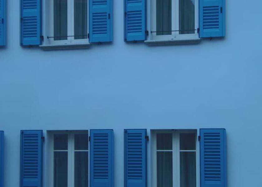 Lombardy Dongo Exterior Detail