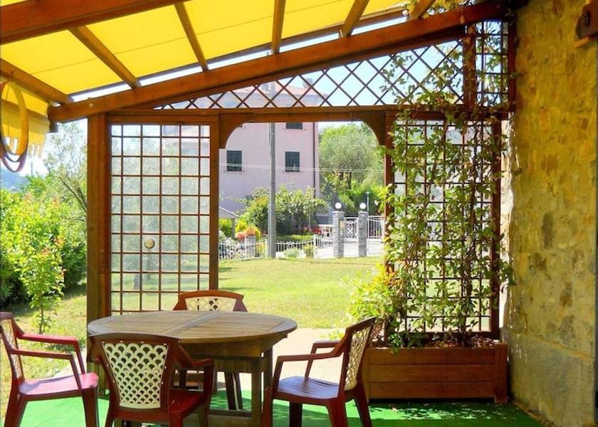 Liguria Bolano Dining Area