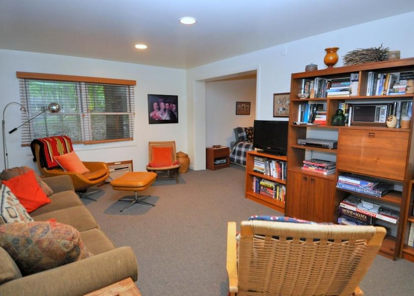 West Virginia Berkeley Springs Living Area