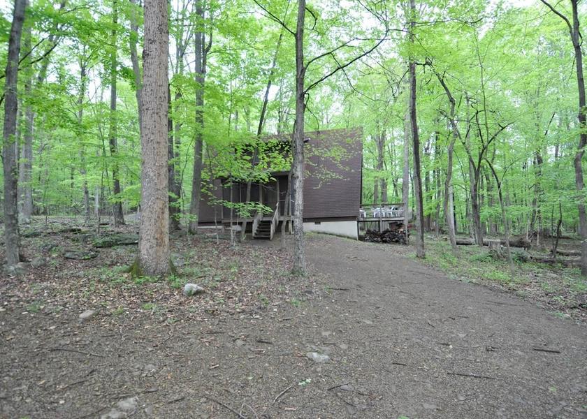 West Virginia Berkeley Springs Property Grounds