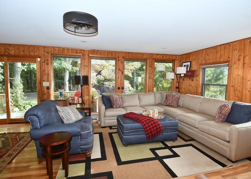 West Virginia Berkeley Springs Living Area