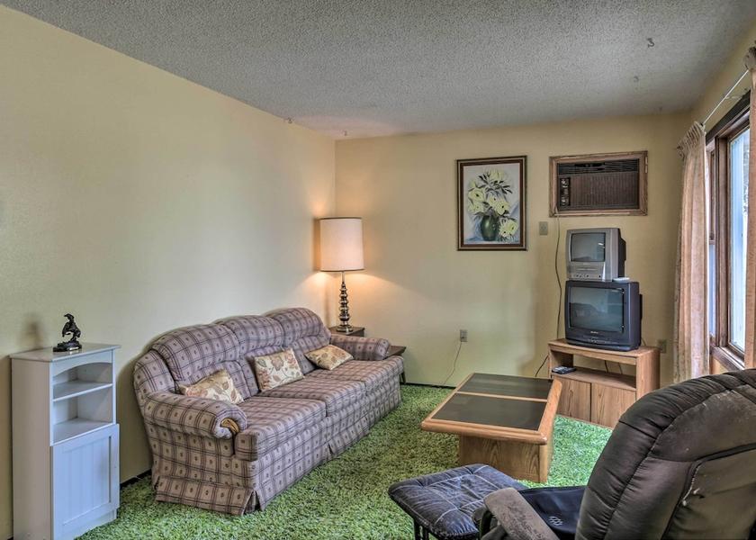 New York Long Lake Interior Entrance