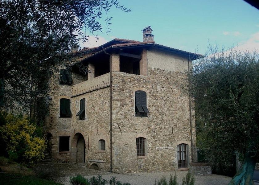 Liguria Garlenda Exterior Detail