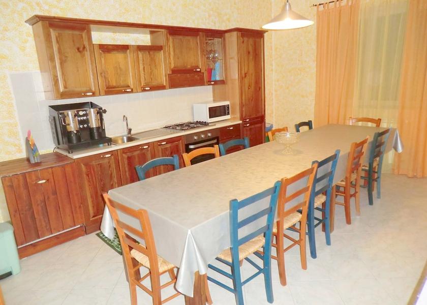 Sicily Santa Venerina Kitchen