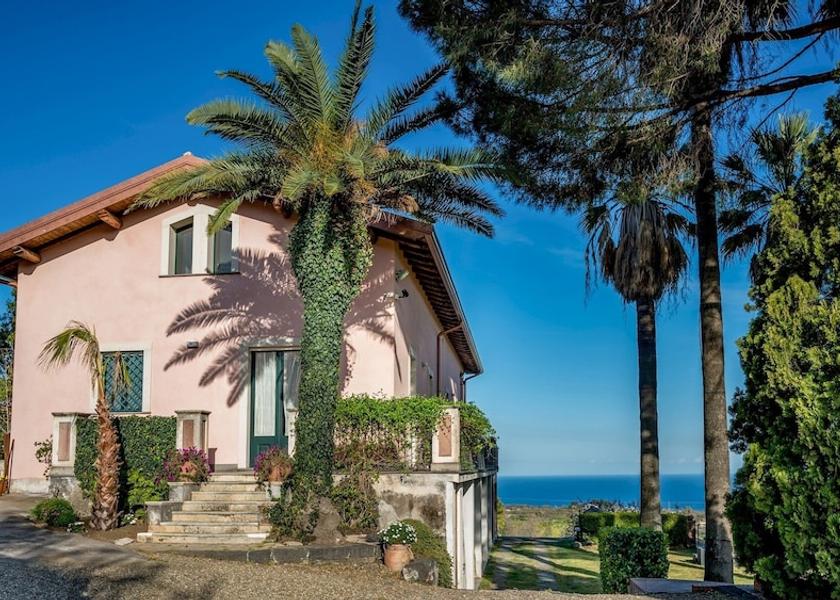 Sicily Santa Venerina Room