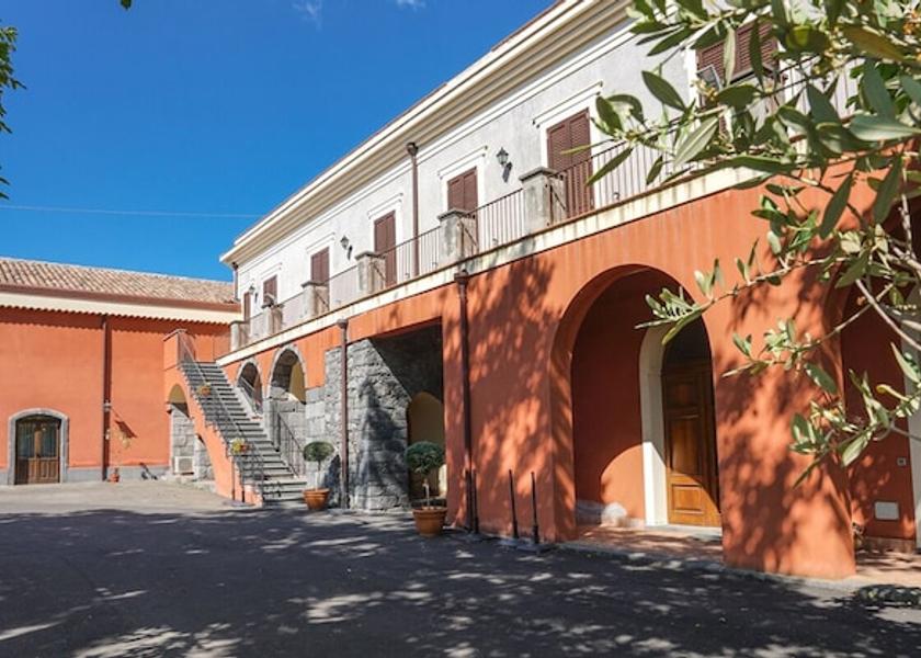 Sicily Santa Venerina Exterior Detail